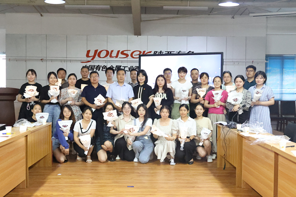  弘揚七夕傳統(tǒng)文化  巧手傳遞濃情愛意  ——公司第五、第六黨支部開展聯(lián)學聯(lián)建主題黨日活動